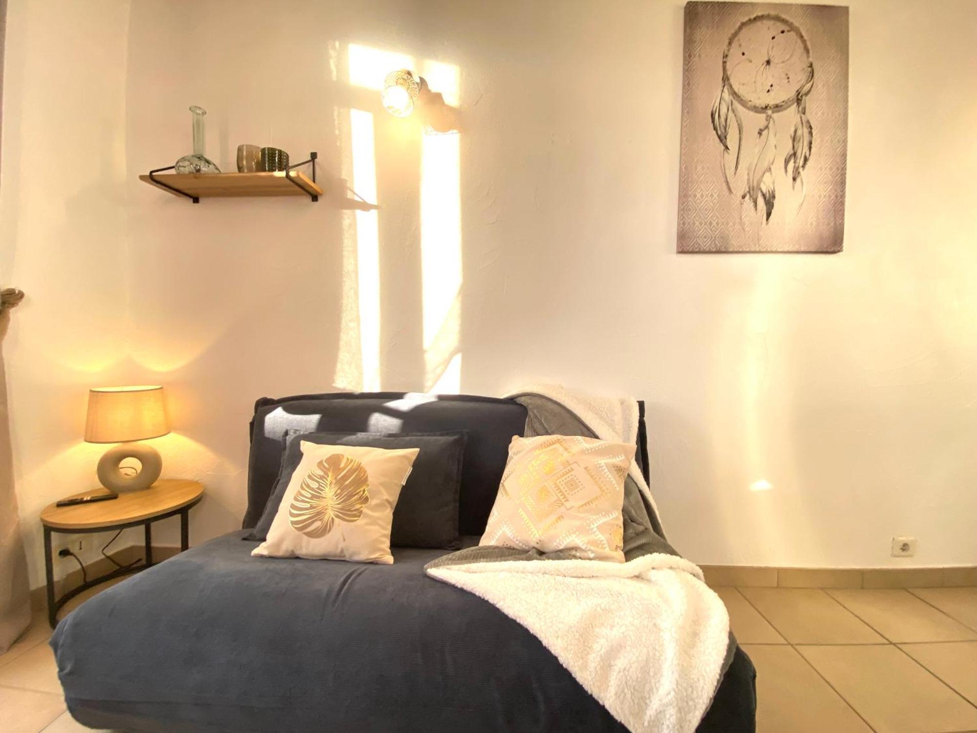 Esprit Boheme Apartment Файенс Екстериор снимка